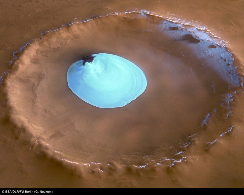 Foto do lago azul descoberto em Marte 147