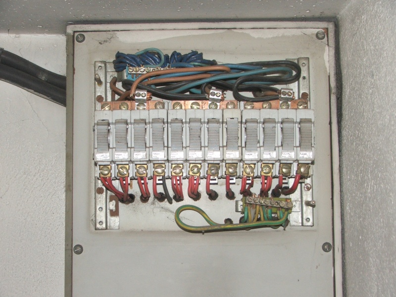Electricité triphasée Dscf1310