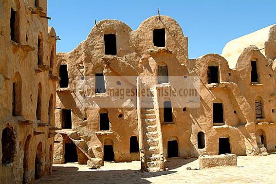  صور المدينة التونسية التي تقع تحت الأرض..ادخل ولن تندم  F10-1410