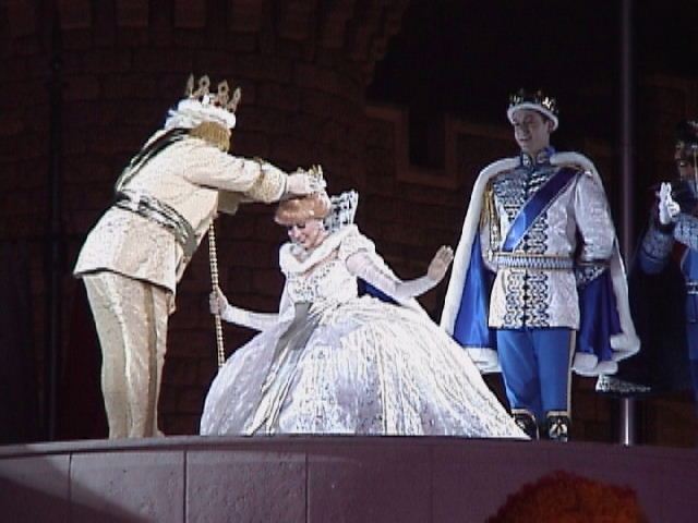 Cinderellabration: Lights of Romance (2005) - Tokyo. Cérémonie du couronnement royal de Cendrillon Speci551