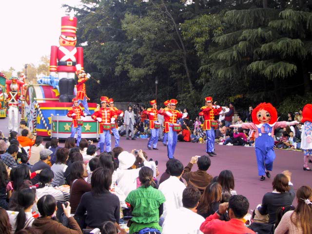 Fantastique Noël 2004 -5 Novembre - Décembre 25. Tokyo - Noël de Mickey Parade Spex0467