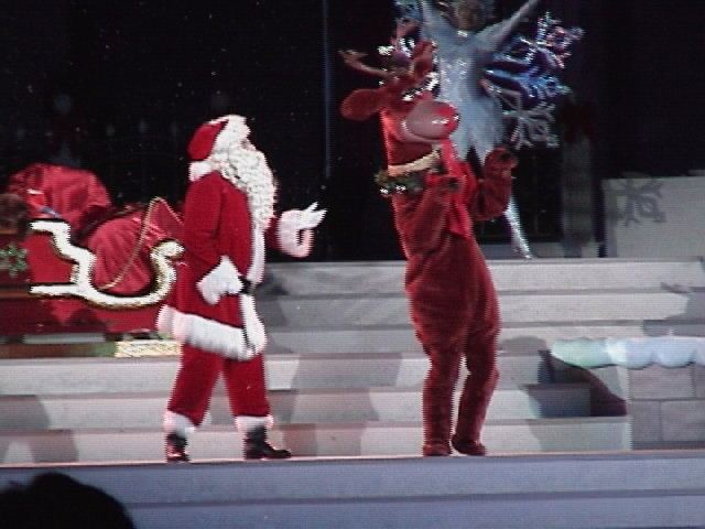 Fantastique Noël 2004 -5 Novembre - Décembre 25. Tokyo - Cadeau de Noël de Mickey  Spex0491