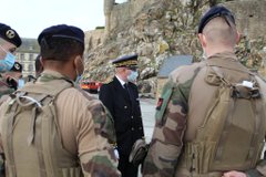 8. militaires à l'honneur au Mont saint Michel -  Es05fk10