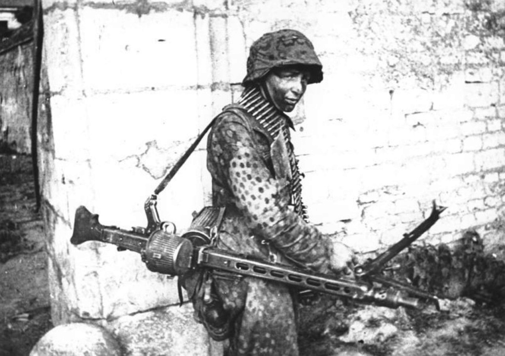 La MG 42. - La Mitrailleuse qui permit de concevoir L'AA52 Mg-sch10