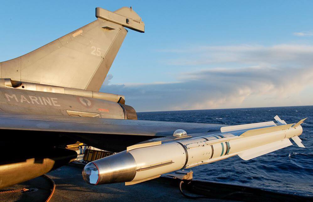 Nouveaux missiles pour equiper  le " Rafale" dès l'horizon  2030  Mica10