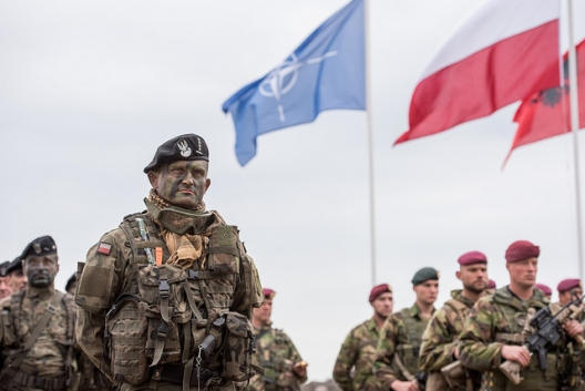 Pour le premier ministre  Polonais. - Les propos de Macron sont dangereux  pour  l'OTAN. Pologn10