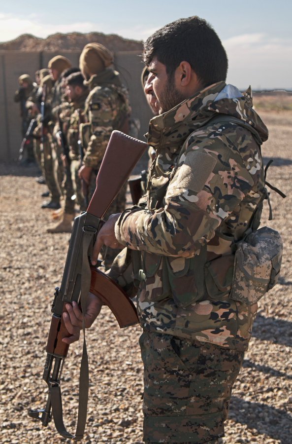 Soldats  chretiens Syriaques prets à  defendre leurs eglises contre l'armée Turque . Soldat10