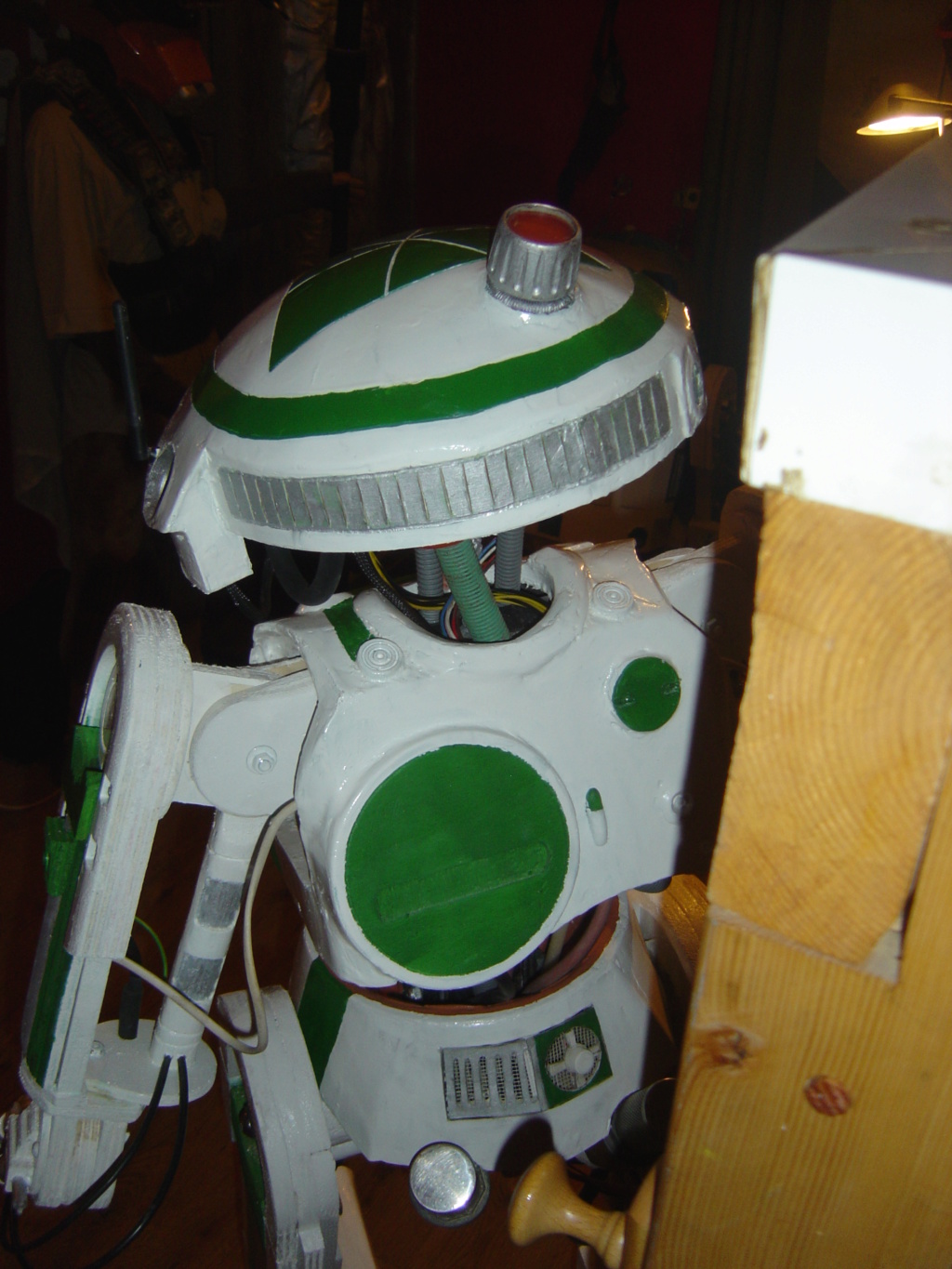 L3-37 le droide de star wars solo taille réélle P_fina11