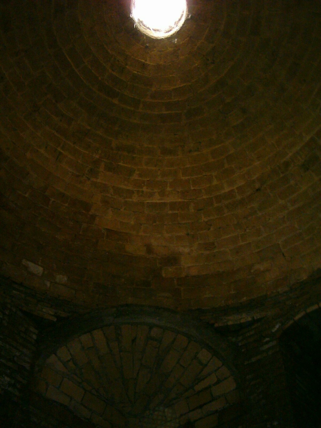 El baptisterio romano de Las Gabias 2004-020