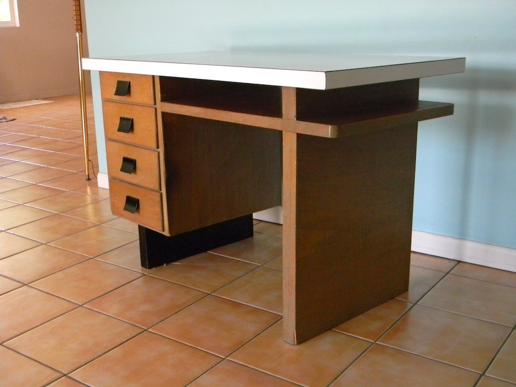 Nice Old Wood Desk - 1940s? Desk_d11