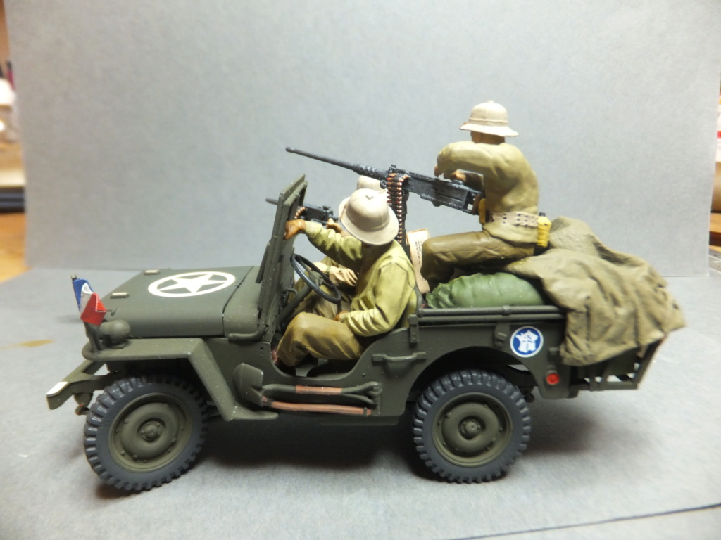 *diorama Convergence sur My Tho Indochine 1945, 1/35 Half Track motar carrier M21 Tamiya, 1/35 Dodge WC 54 ambulance Italeri, 1/35 Jeep willys Italeri FIN 1+2 Dscf1427