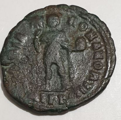 Decargiro de Honorio. GLORIA ROMANORVM. (cuño no oficial o bárbaro) Captur78