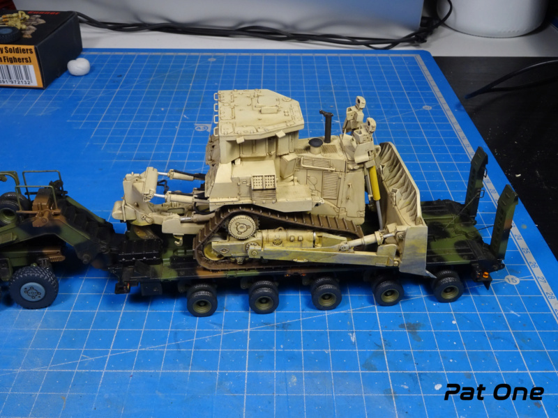 *1/72    M1070 & M1000 w/D9R    TAKOM - Page 6 Dsc01310