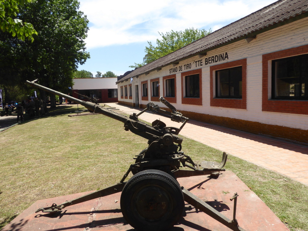 Poligono de tiro Campo de Mayo. Jornada de tiro y exibicion . Jornada de BERSA fabrica argentina de armas cortas P1460739