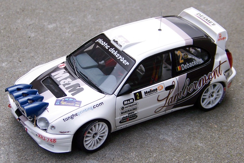 Toyota op schaal 1/24 Coroll10