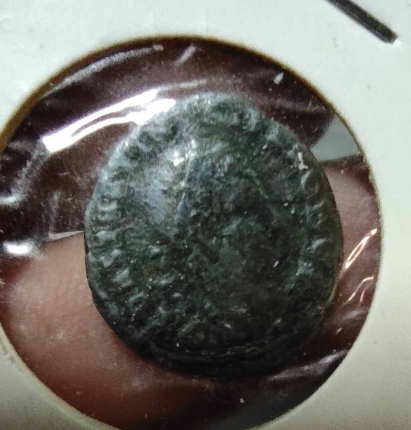 AE3 de Constantino II. GLORIA EXERCITVS. Soldados entre 2 estandartes.  Nicomedia Img_2117