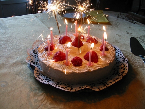 Un joli gâteau d'anniversaire 000_0656