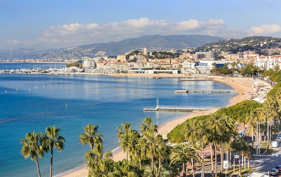 De quelle ville s'agit il ? - Page 7 Cannes10