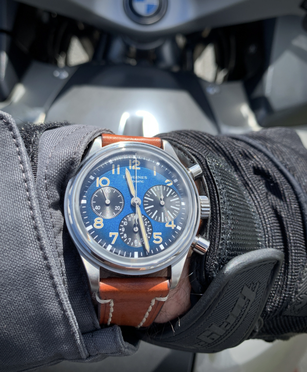 flieger - Feu de vos montres d'aviateur, ou inspirées du monde aéronautique - Page 27 Captur12