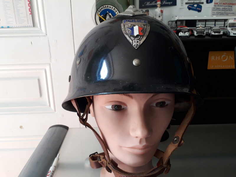 Recherches techniques sur les casques en matière plastique Police Mle53 20200610