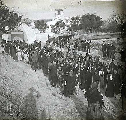 Las mentiras de la Iglesia en 3 capítulos Santa_10