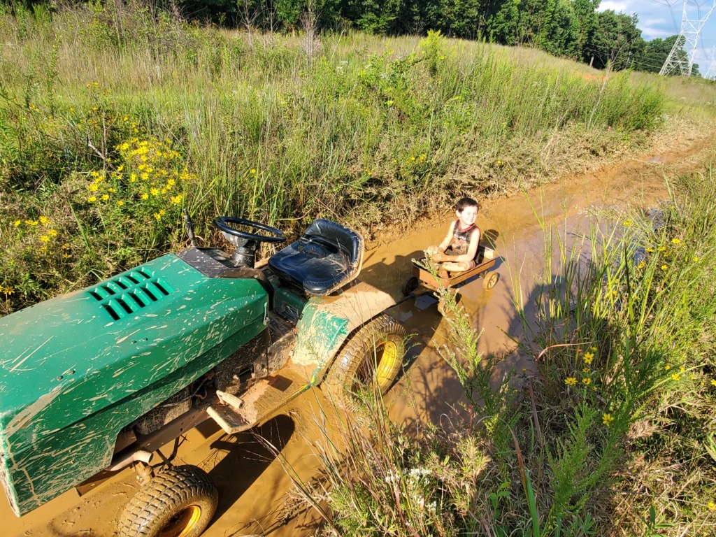 Poulan garden tractor on off road build