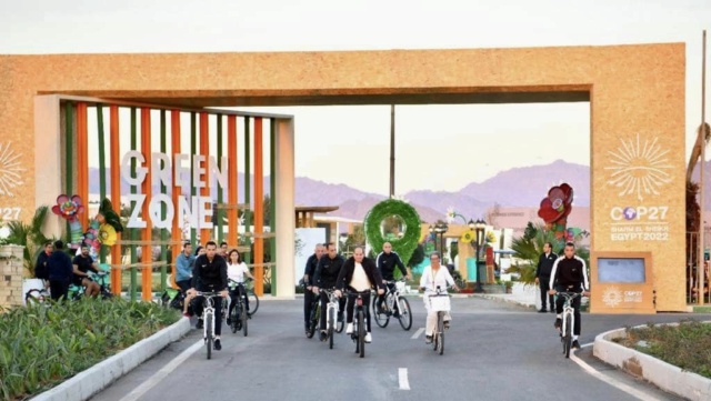 الرئيس السيسى يقود ماراثون دراجات فجرًا بشرم الشيخ لتفقد المناطق الصديقة للبيئة 524