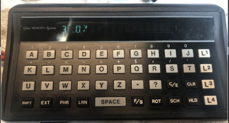 Remise en route d'une calculette/traductrice de 1979 Image548