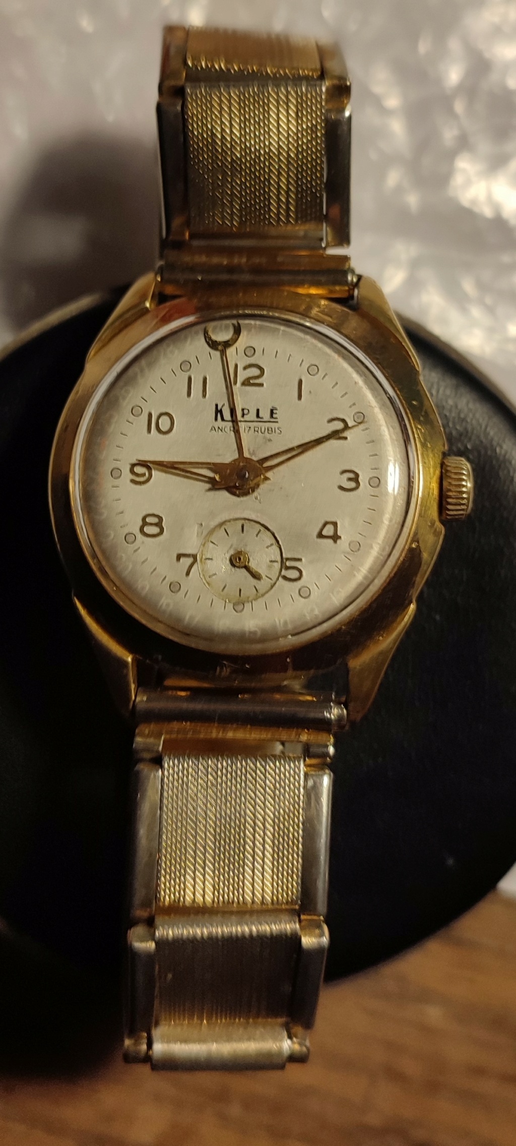 Kiplé montres vintage françaises dans l'ombre des Lip et Yema - Page 5 Montre10