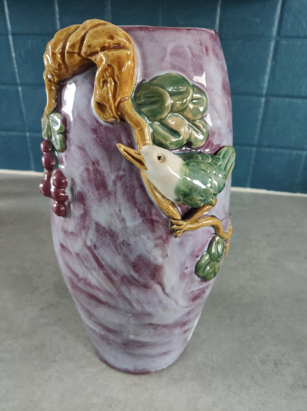 Majolica style vase with attached bird - Asian Import  Bird_v10