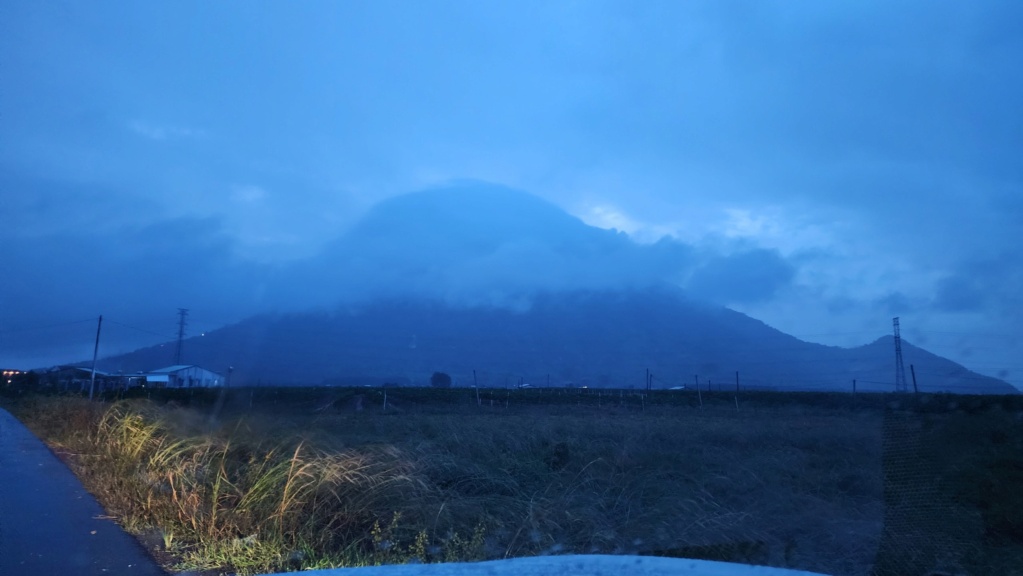Độc đáo hình ảnh núi Bà Đen, Tây Ninh, sáng nay 24/11/2022 50e04d10