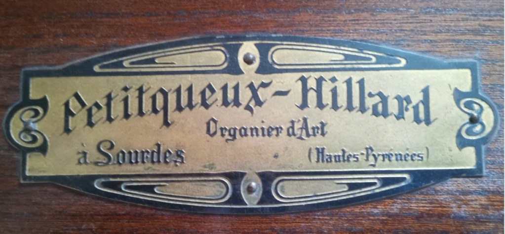 Harmonium Petitqueux-Hillard à démonter et restaurer Plaque10