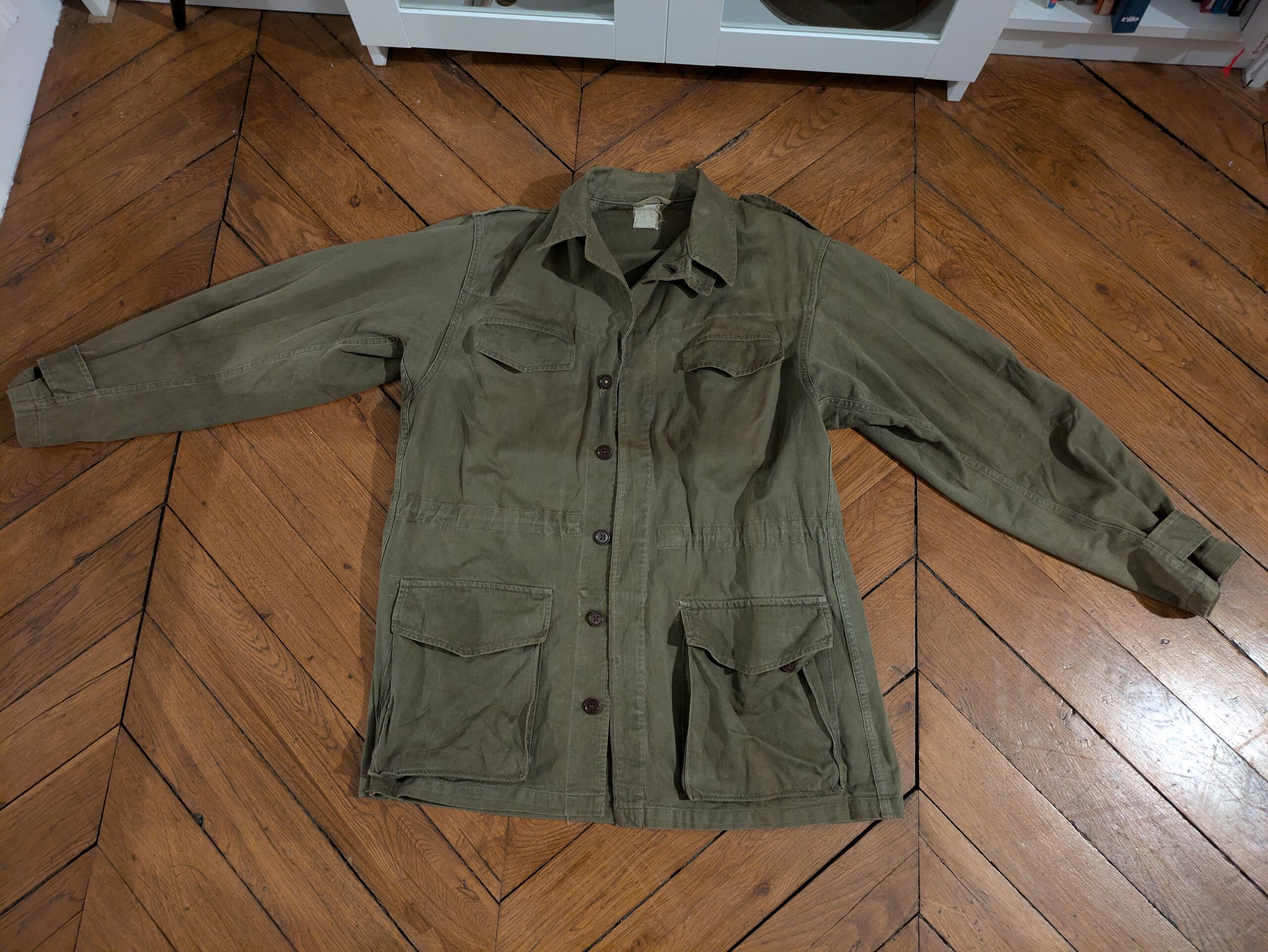 Identification veste et chemise en laine ! Algérie ? Pxl_2104