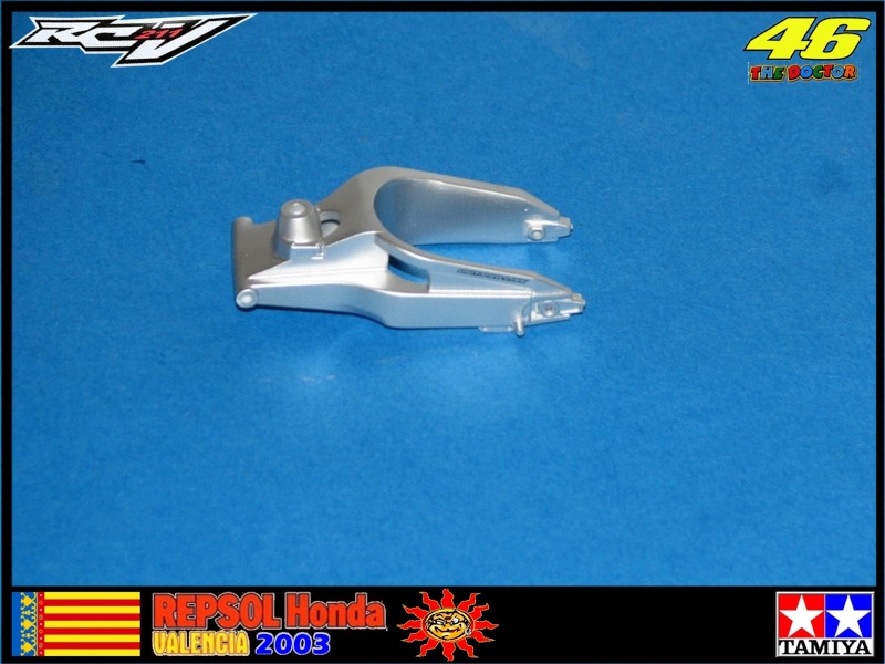 [TAMIYA 1/12°] honda RCV 211V 2003 valencia valentino rossi - Page 5 Photo169