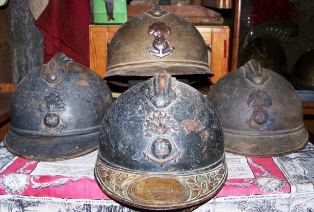 Photothèque : le casque Adrian de l'infanterie coloniale  100_1227