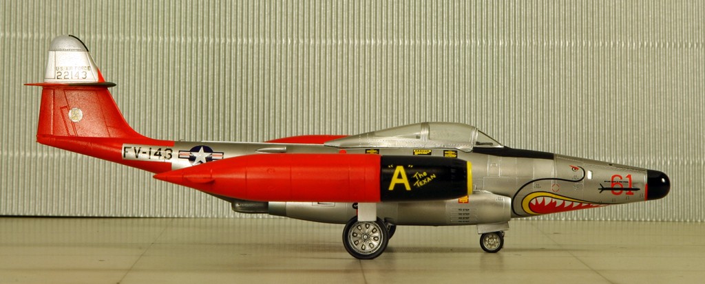 [Academy]  Northrop F-89D "Scorpion" Img_7928