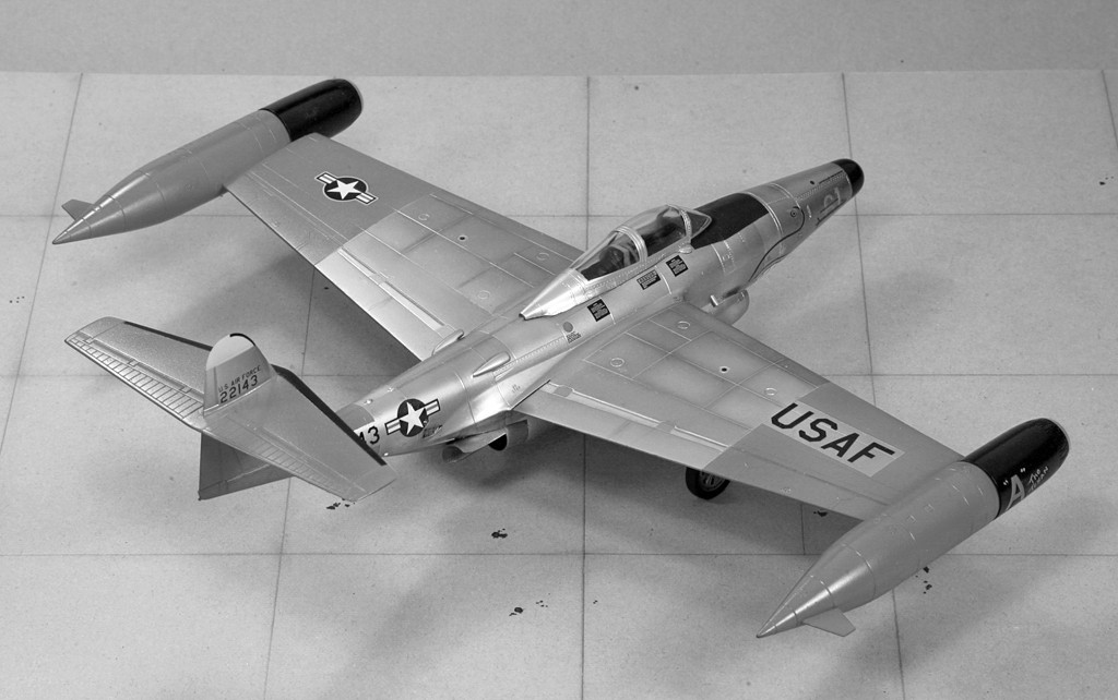 Northrop F-89D "Scorpion" (1/72 Academy) Img_7929