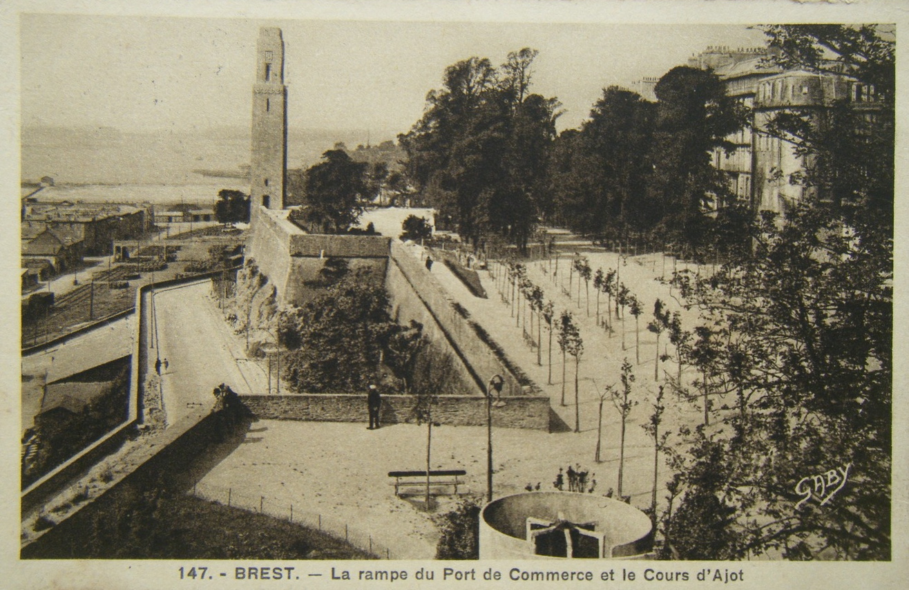 Sur les remparts de Brest, un territoire américain: the Naval Monument at Brest Brest_30