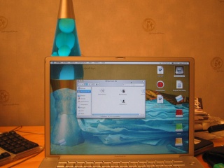 Mac et son écran transparent ! Galler13