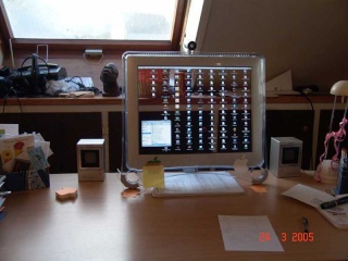 Mac et son écran transparent ! Galler14