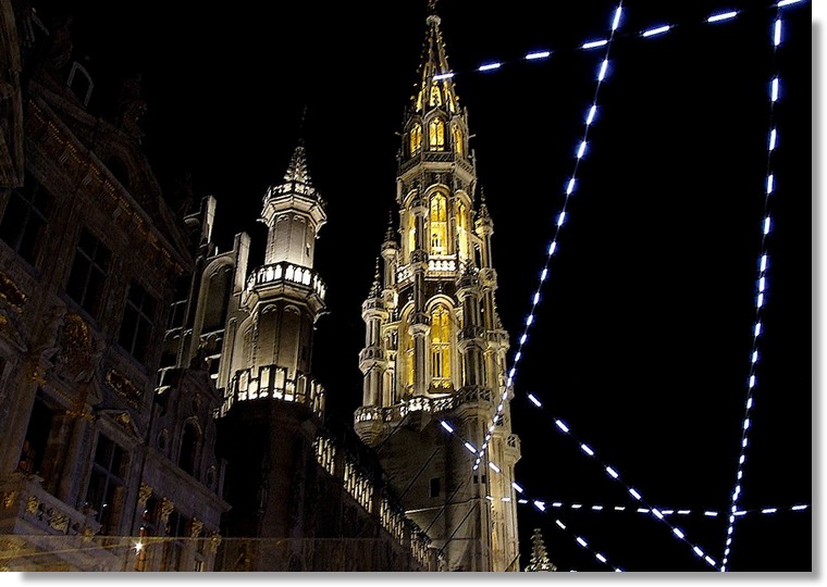 ILLUMINATION DE LA GRAND'PLACE DE BRUXELLES PAR Y.KERSALE' Dscf3316