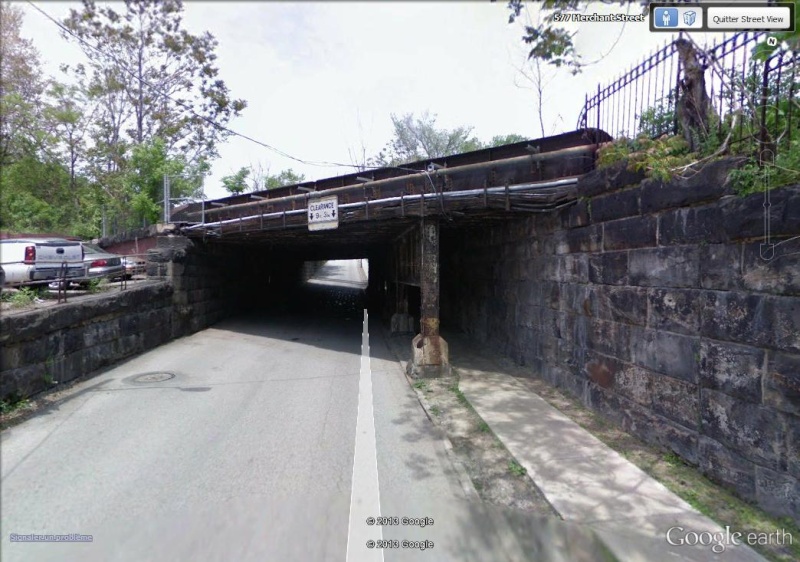 La Google Car contre un Pont - Pittsburgh - USA Pont110