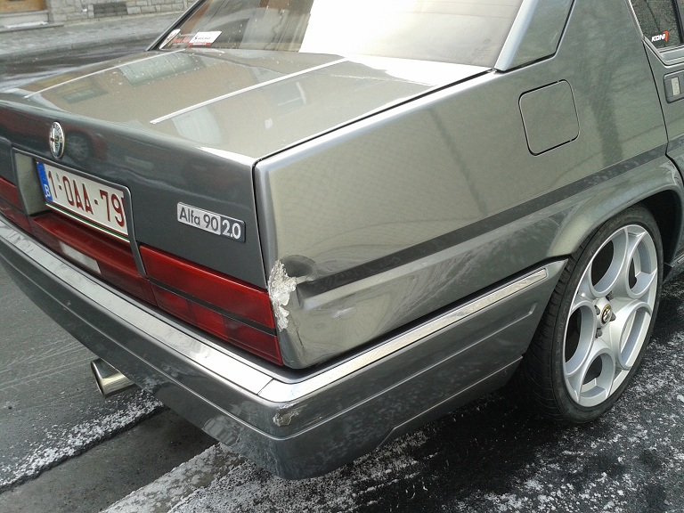 mon alfa 90 est cassée !!!!!!! EN CARROSSERIE !!!!!!! 20130211