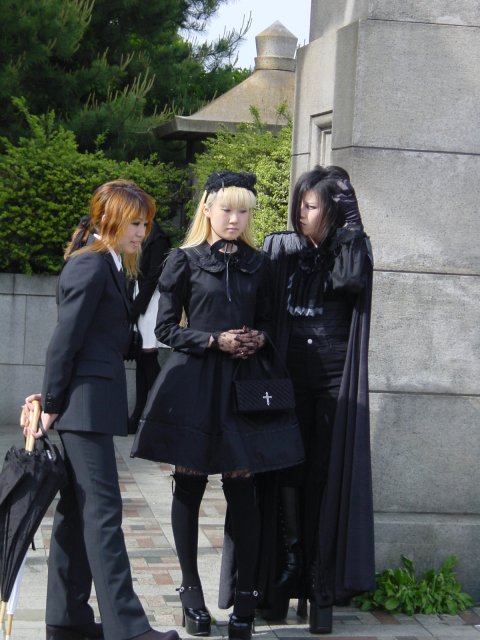 Style japonais => Elegant Gothic Lolita Ahy4yt10