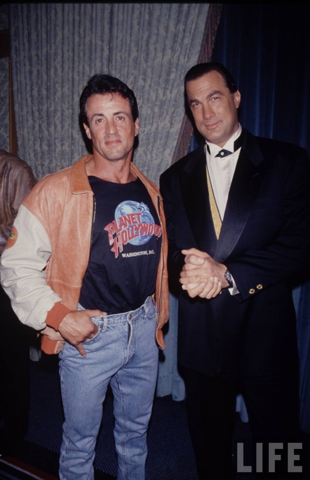STALLONE et les stars. - Page 17 3ky3ca10