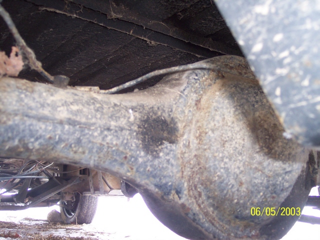 Ford rear end Questions 100_3811