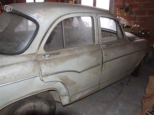 Voiture des années 1960...................600 € P60_ou10