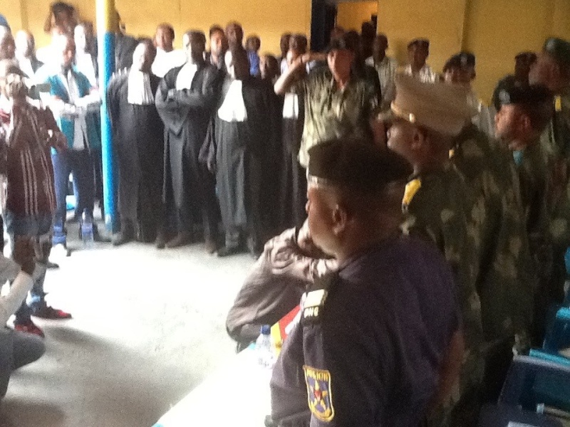  Denis Lessie en détention pour avoir utilisé le nom de Joseph Kabila dans une arnaque - Page 2 56197110