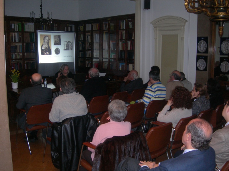 "Cruces y Medallas" Organizador y Colaborador de la XXXVI SEMANA NACIONAL DE NUMISMÁTICA Dscn4414