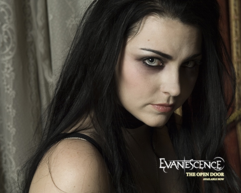    Evanescence    ame-lee Evanes10